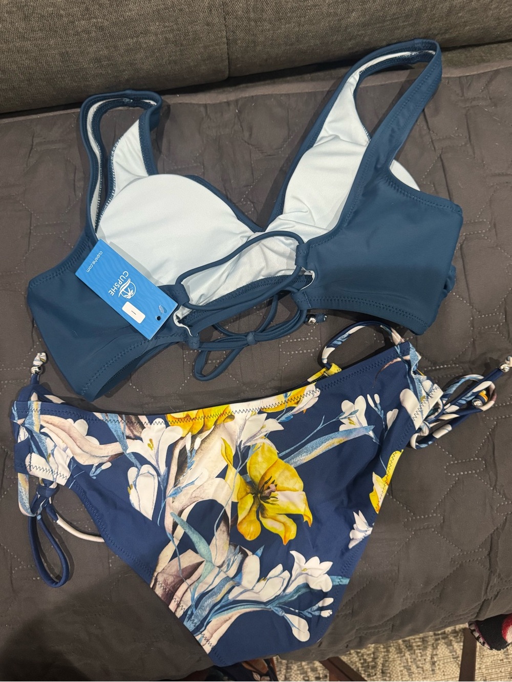 Cupshe Women’s Blue Floral Tie-Side Bikini Set NWT medium - Picture 2 of 2